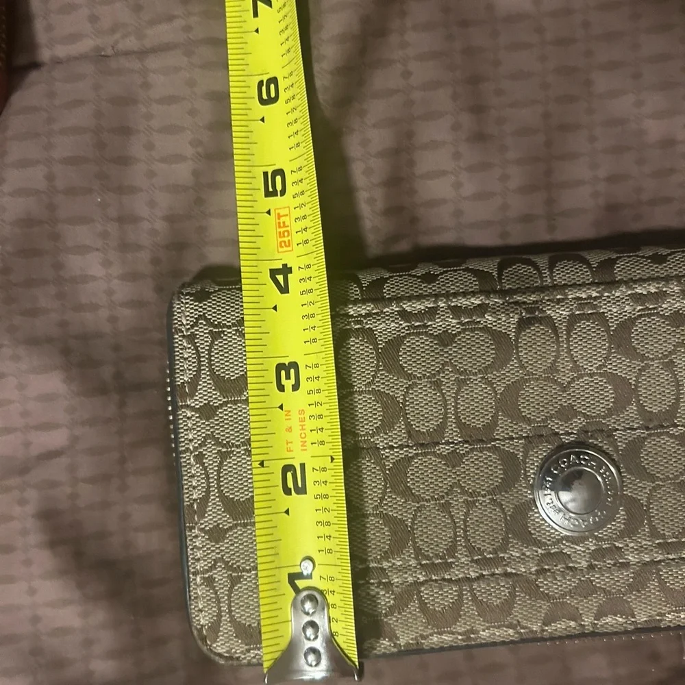 Coach Wallet - Picture 4 of 12